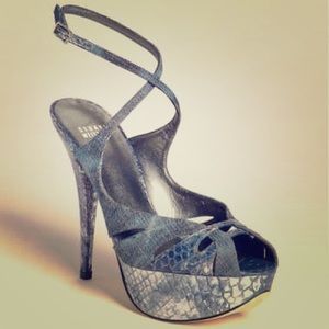 Stuart Weitzman Jive Platforms in Antique Denim
